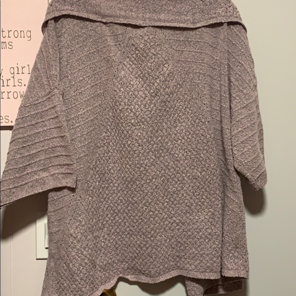Sweater - Picture 2 of 3